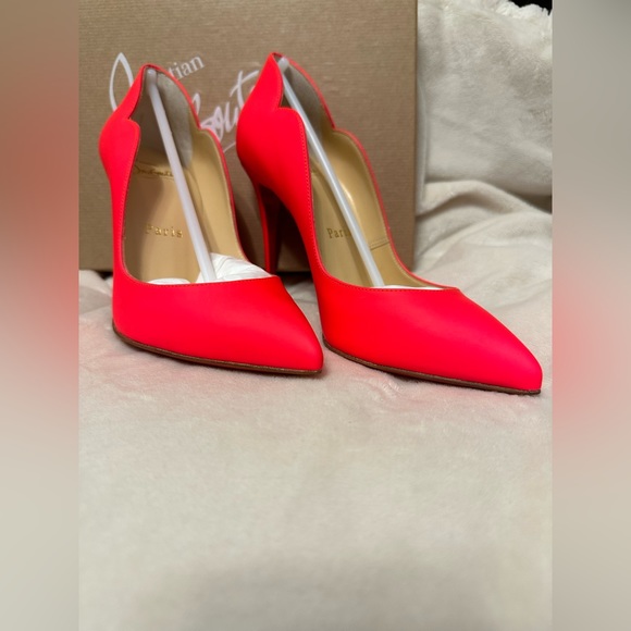 COPY - BNWT Christian Louboutin Hot Chick 100 Fluo Matt Heels, Size 35 - Picture 4 of 9